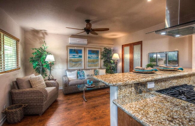 Photo - Bahama Palms, Newly Renovated Downtown Riverside Retreat! Unit F