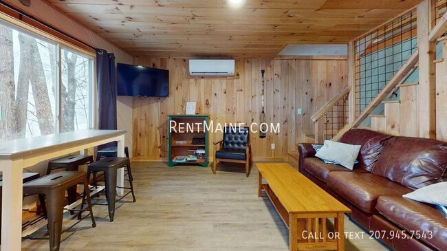 8 Sand Beach Ln