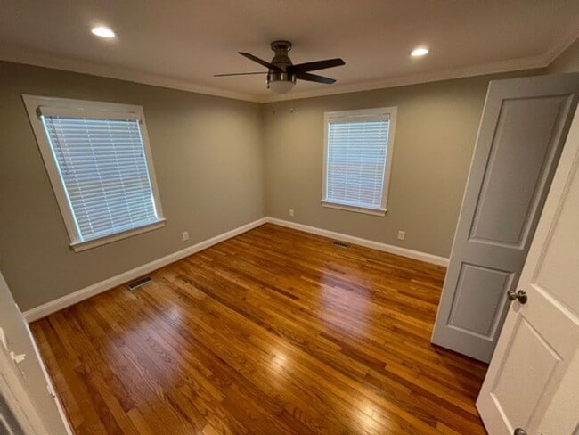 Photo - 4881 Oak Level Rd