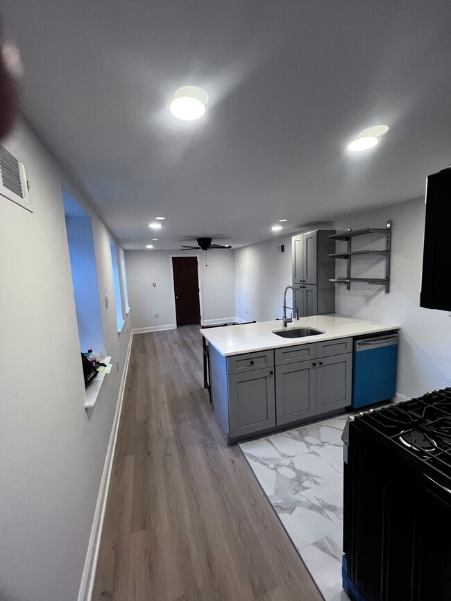 304 Wharton St Unit 2