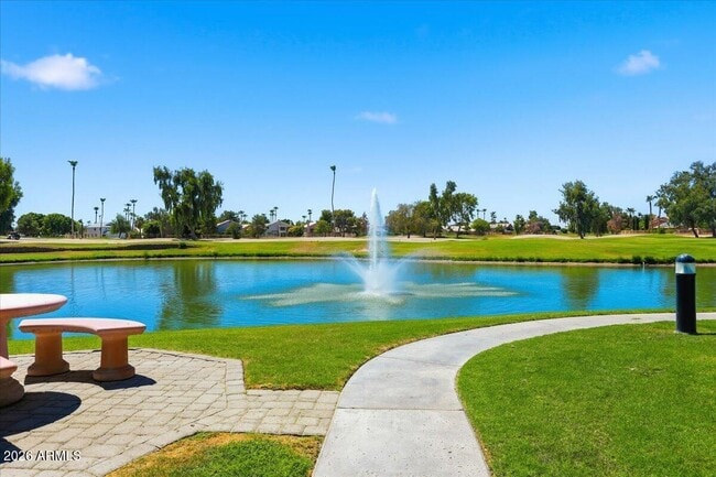 Building Photo - 7401 W Arrowhead Clubhouse Dr Unit 2083
