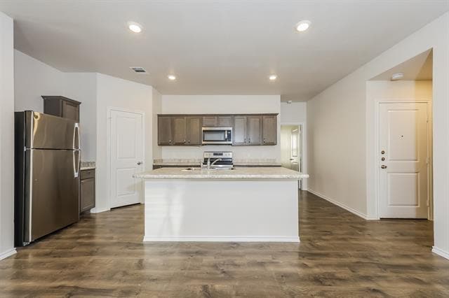 Photo - 3010 Saddleback Way