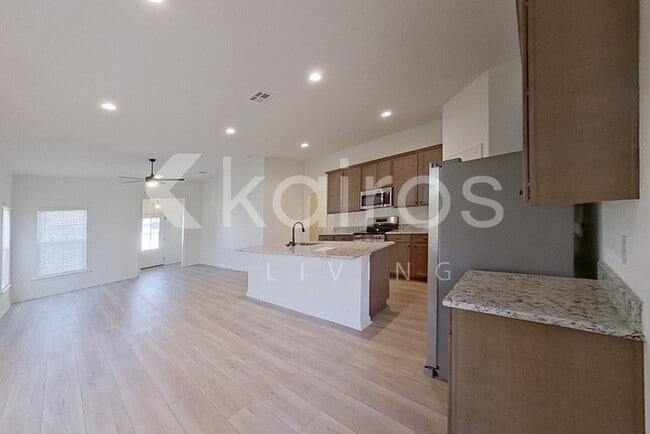 Photo - 104 Hendrix Rd