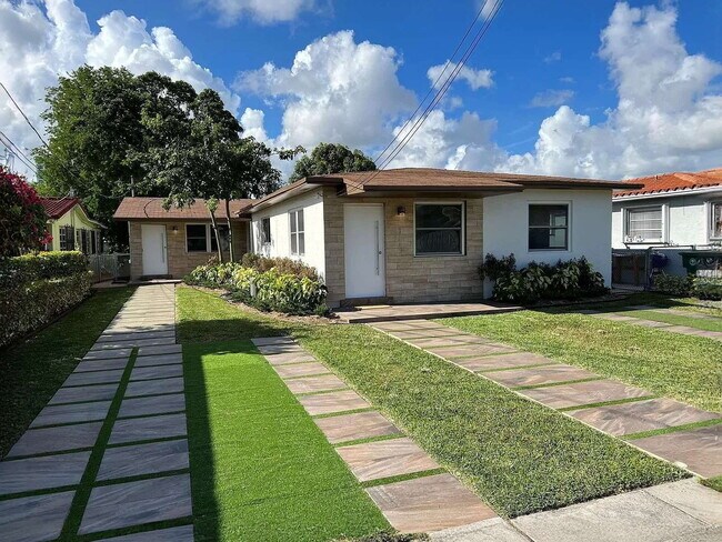 3BR/2BA Duplex in Silver Bluff