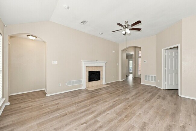2809 Berry Hill