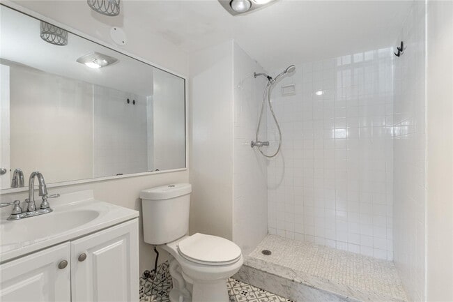 Photo - 9523 S Hollybrook Lake Dr Unidad 107