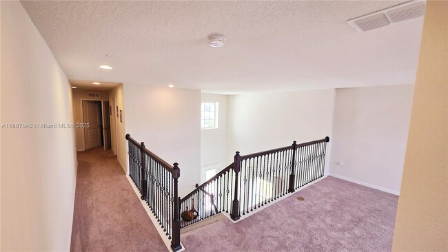 Photo - 2647 E Lake Pointe Dr