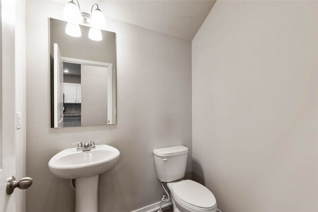 Photo - 2408 SW Plaza Pkwy