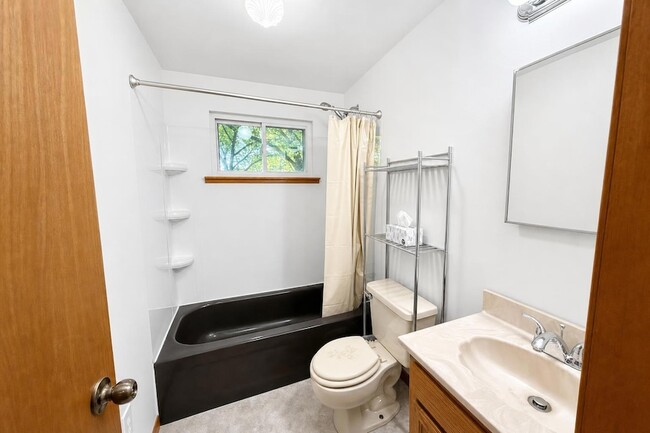 Photo - 8649 Hidden Lake Dr