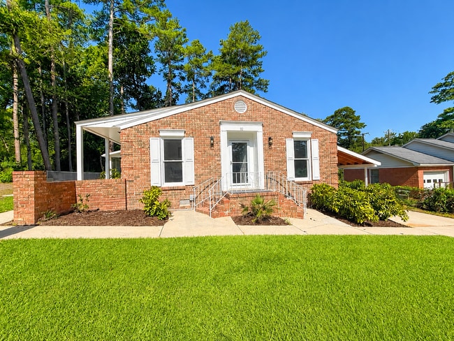 Building Photo - 92 Churchill Cir