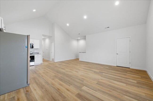 Photo - 44 E Parkview Ave