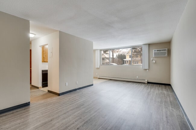 Grand Place Apartments | 2028
