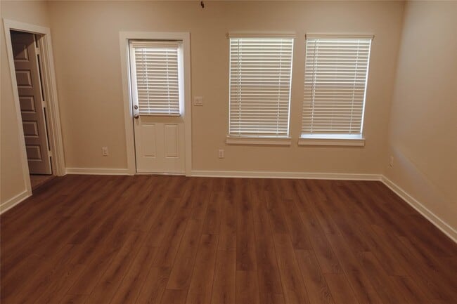 Photo - 8586 Blueberry Ash St