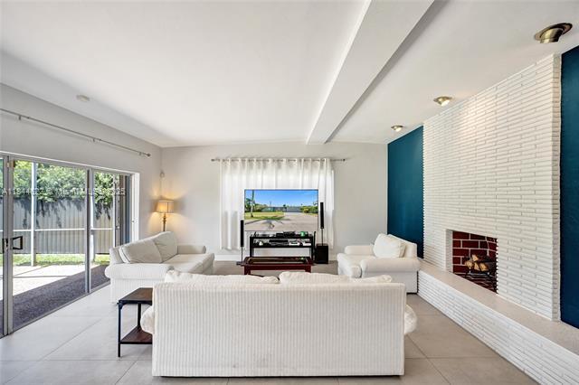 Photo - 1940 NE 185th Ter