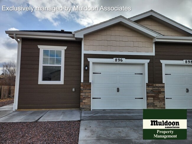 Building Photo - Brand new duplex unit available now!