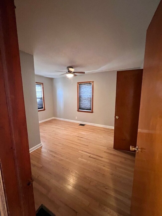 Photo - 1300-1302-1302 E Howard Ave Unidad 1300-Lower