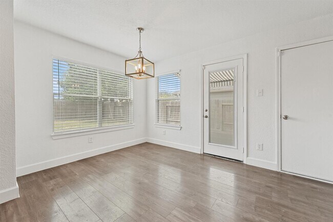 Photo - 11210 Log Cabin Ln