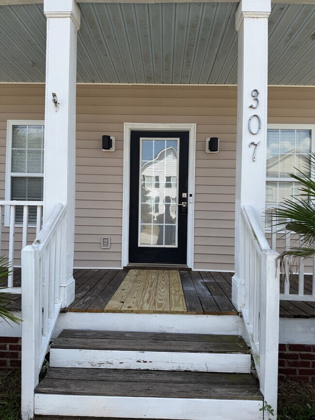 Photo - 307 Laurel Hill Ln