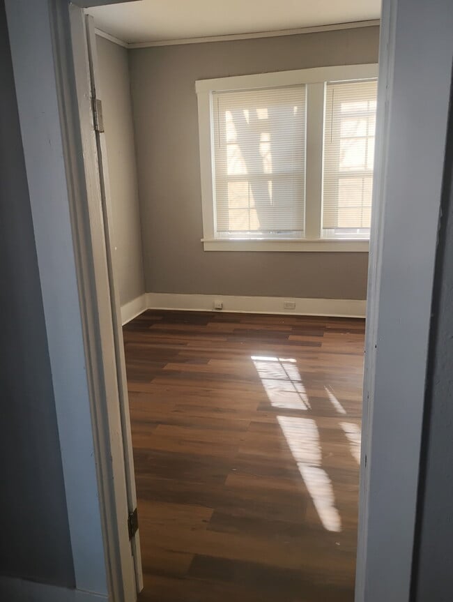 Photo - 1105 Azalia St