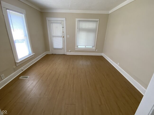 Photo - 253 N Gray St