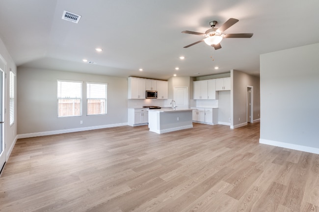 Building Photo - 611 Jack St