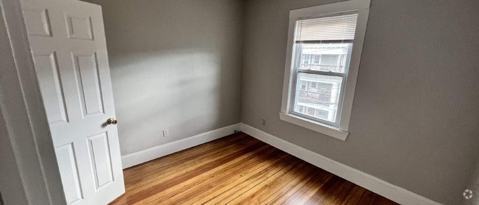 Building Photo - 368 Centre St Rental