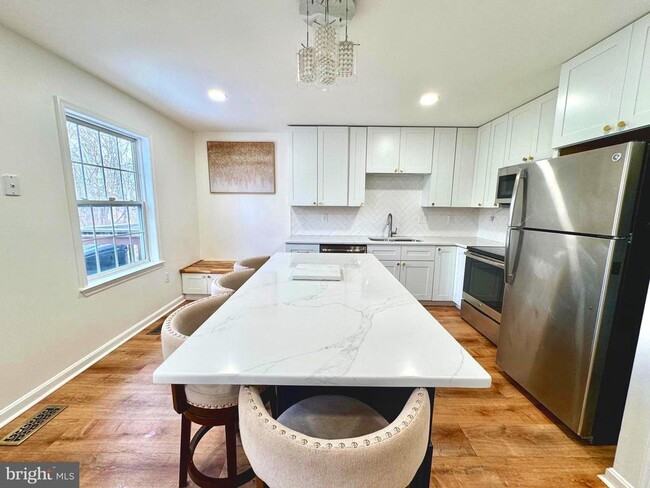 Building Photo - 597 Primus Ct