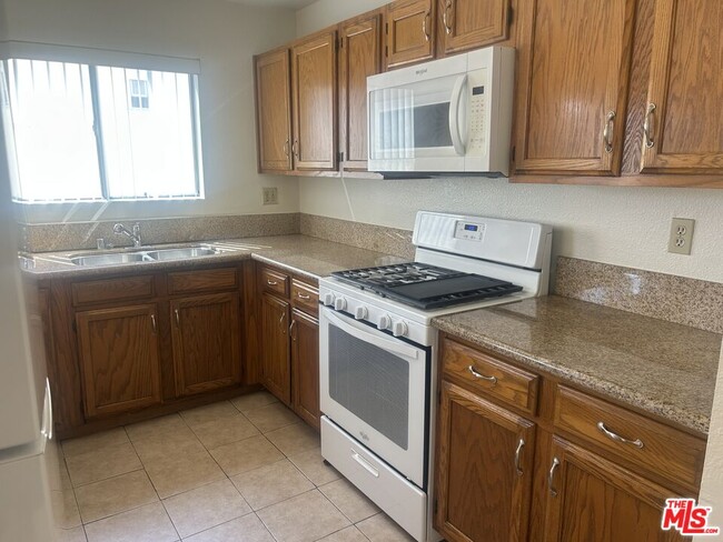 Photo - 8515 Saturn St Unidad 102