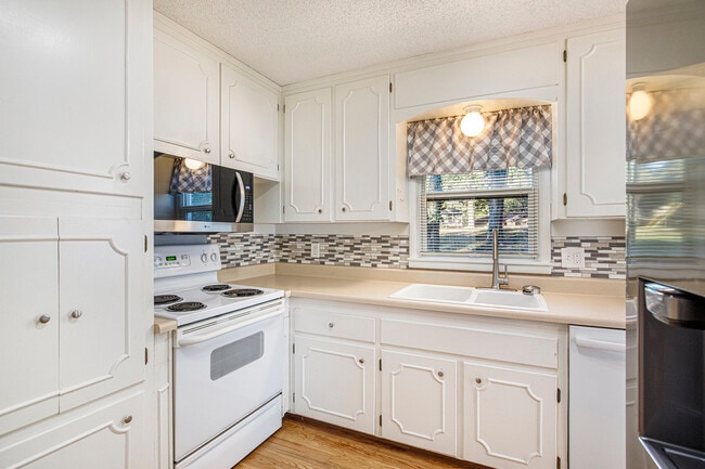 Photo - 8420 N Virginia Ave