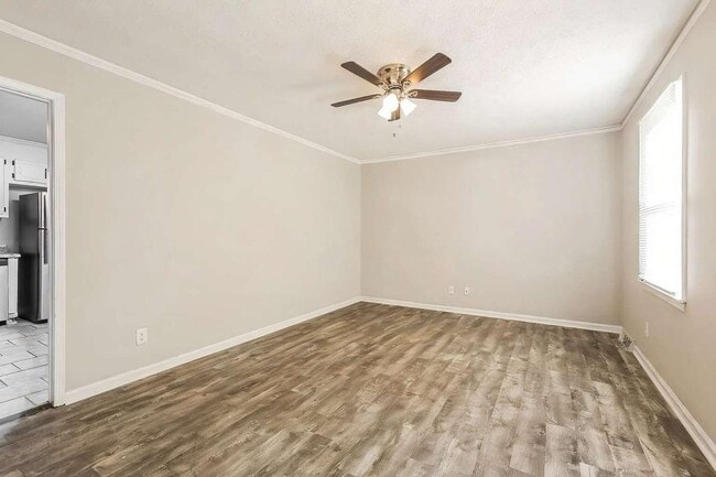 Photo - 158 Adams Ct