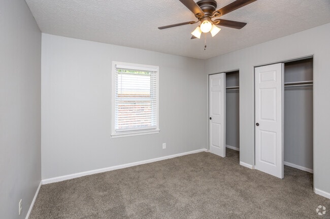 2BR, 1BA - 800 SF - Bedroom