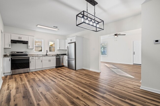 Photo - 1860 Calmes St