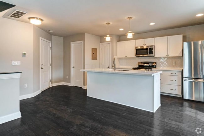 Building Photo - 48 Aston Row Ln Unit B Rental