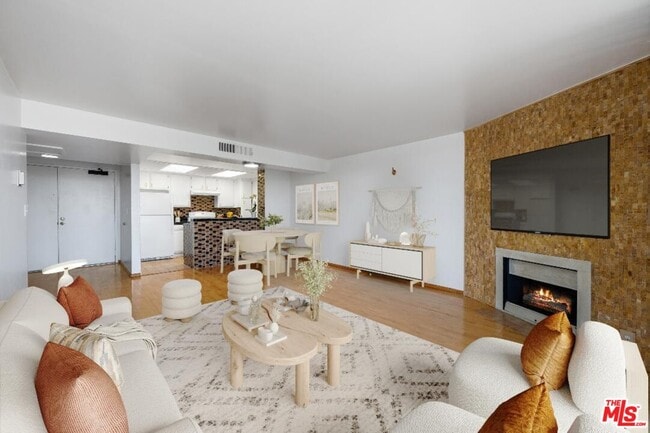 Photo - 10535 Wilshire Blvd Unidad 1210