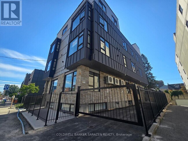 Photo - 10 McArthur Ave. Unité 301