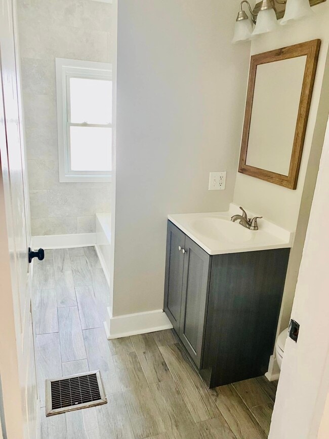 Photo - 918 Carpenter St