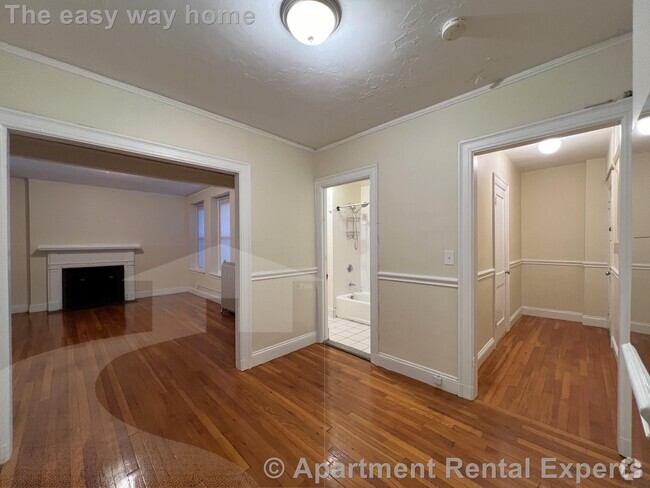 Building Photo - 10 Craigie St Unit 5 Craigie Cir #5 Rental