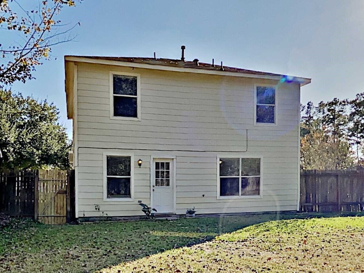 Photo - 9211 Shaded Pines Dr