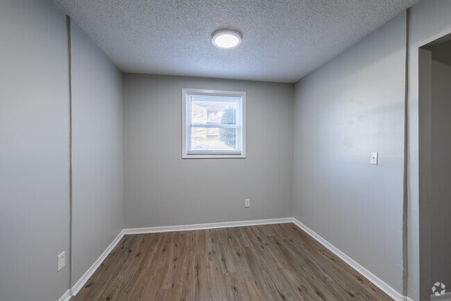 2BR, 1.5BA - 837SF - Dining Area - Sirena Gordon Apartments