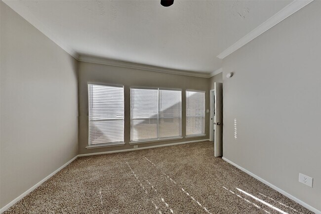 Photo - 2127 Jamara Ln