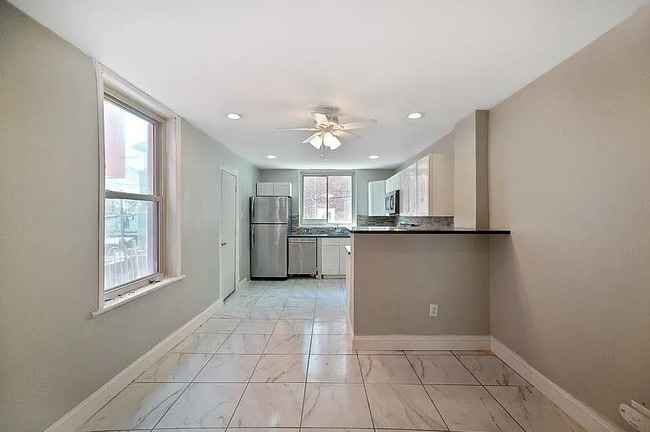 Photo - 6424 Carlton St