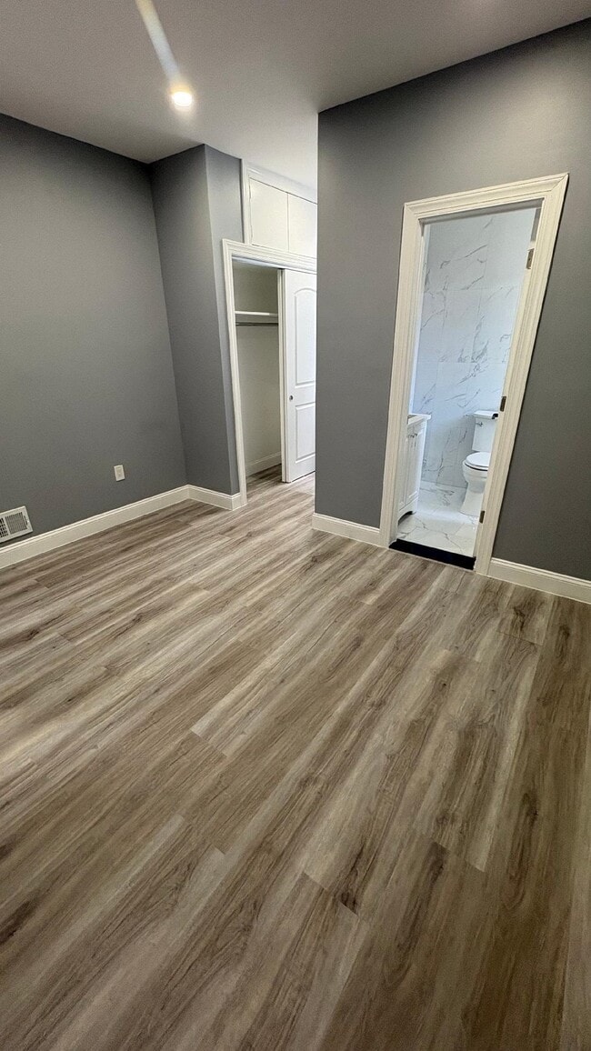 Photo - 128 W 30th St Unidad 1