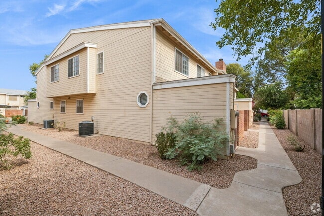 Building Photo - 2BR/1BA Townhome, Broadway & Alma School Unit 162