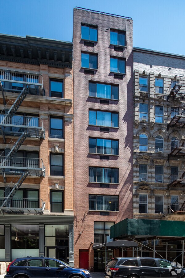 Photo - 229 E 24th St