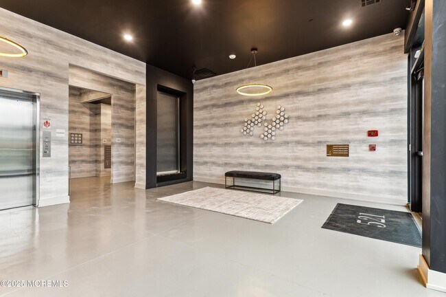 Photo - 521 Lake Ave Unit 204