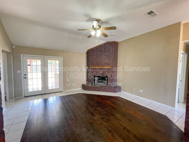 Photo - 209 Avenue L