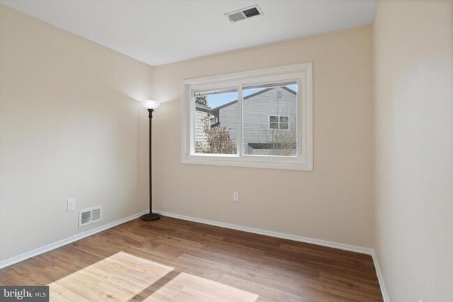 103 Farmington Ln