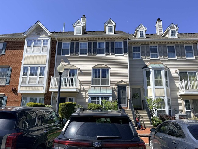 Photo - 27 Cedar St
