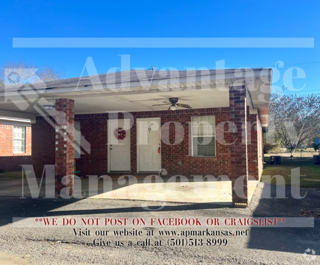 Building Photo - Charming Duplex in Greenbrier! Rental