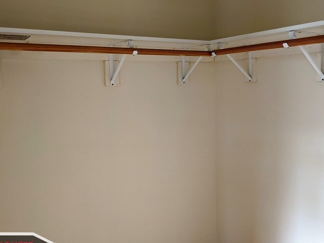 Photo - 2704 N Sawyer Ave Unit 207